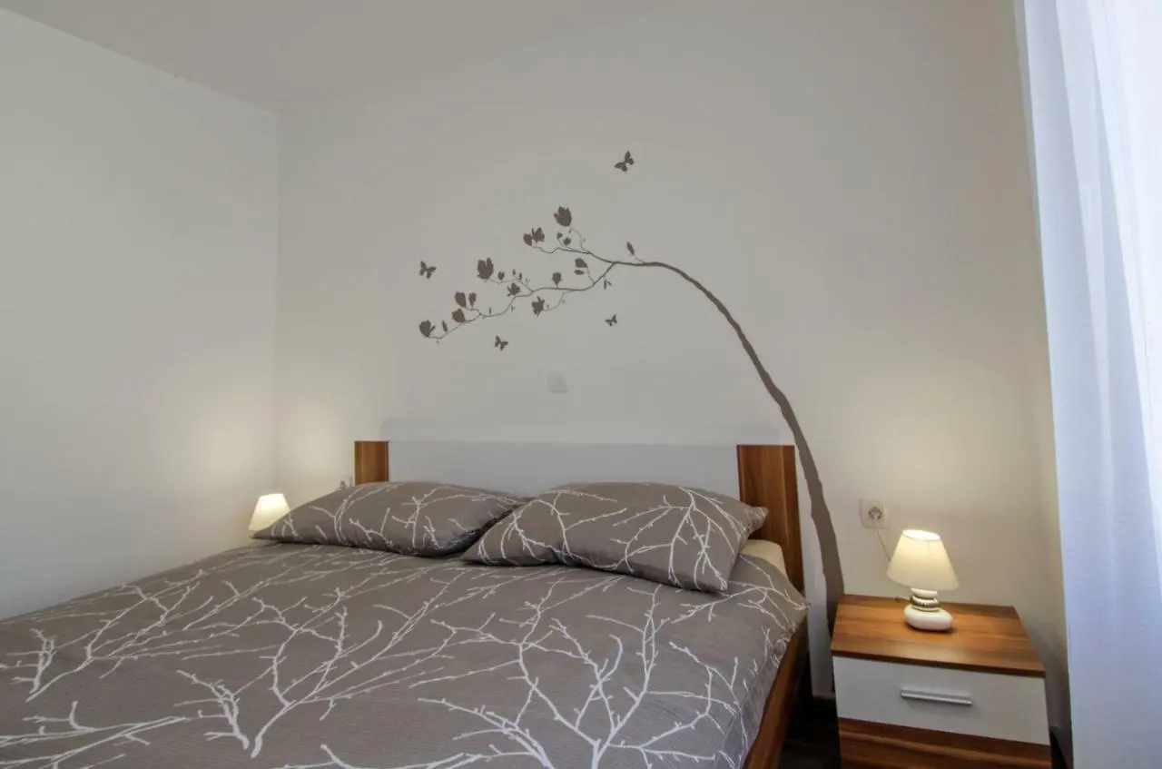 Apartment Pula R&D 0*,  Croatia